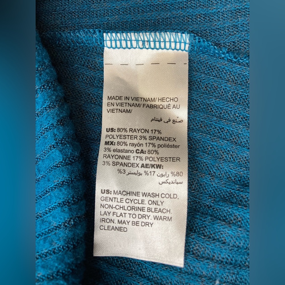 Zenergy by Chico’s Elegant Teal Cowl Neck Sweater size: 1 (8/10 US) - Picture 8 of 9